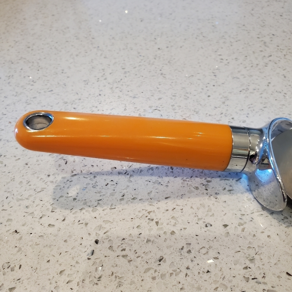 KitchenAid Pizza Cutter Kitchen Aid Pizza Wheel Orange Stainless Steel Cook Bake - Picture 5 of 5